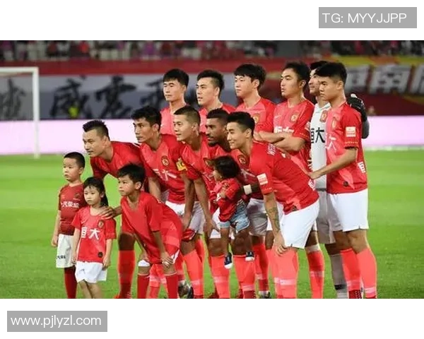 恒大与苏宁激战正酣球迷期待精彩对决与精彩进球